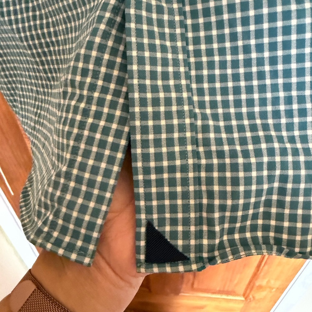 UNTUCKit Men's Green plaid Shirt - Picture 3 of 8